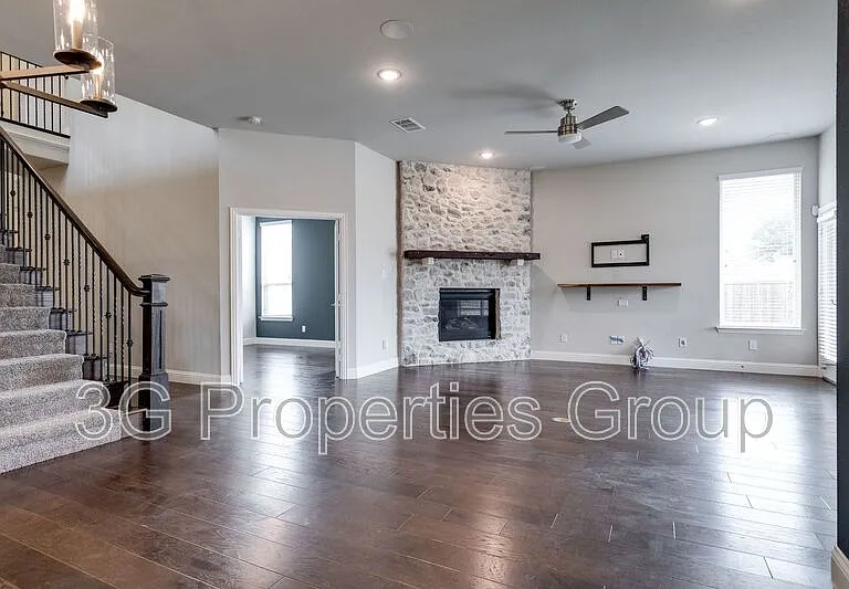 3521 Camden Ct — Photo 12