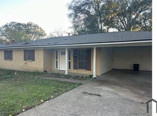 2281 Charmwood Cir, Jackson, MS 39204