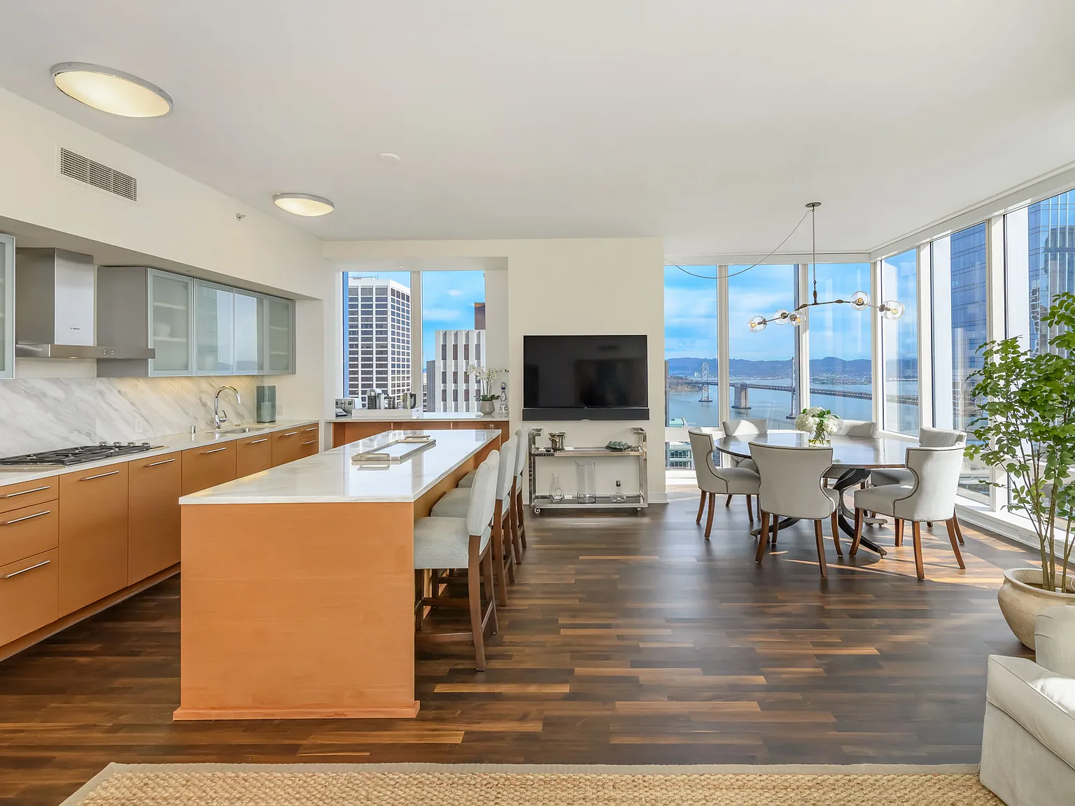 3 bed, 2000 sqft, $20,000 — Photo 2