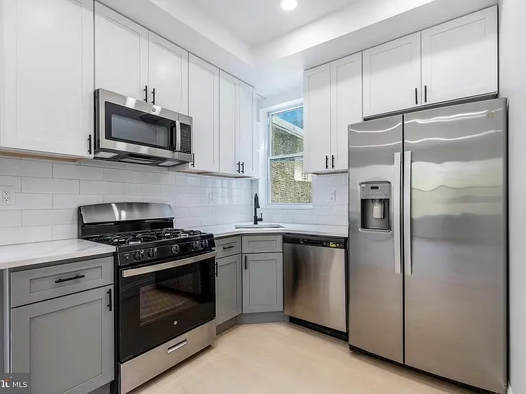 703 N 43rd St #2 — Photo 33