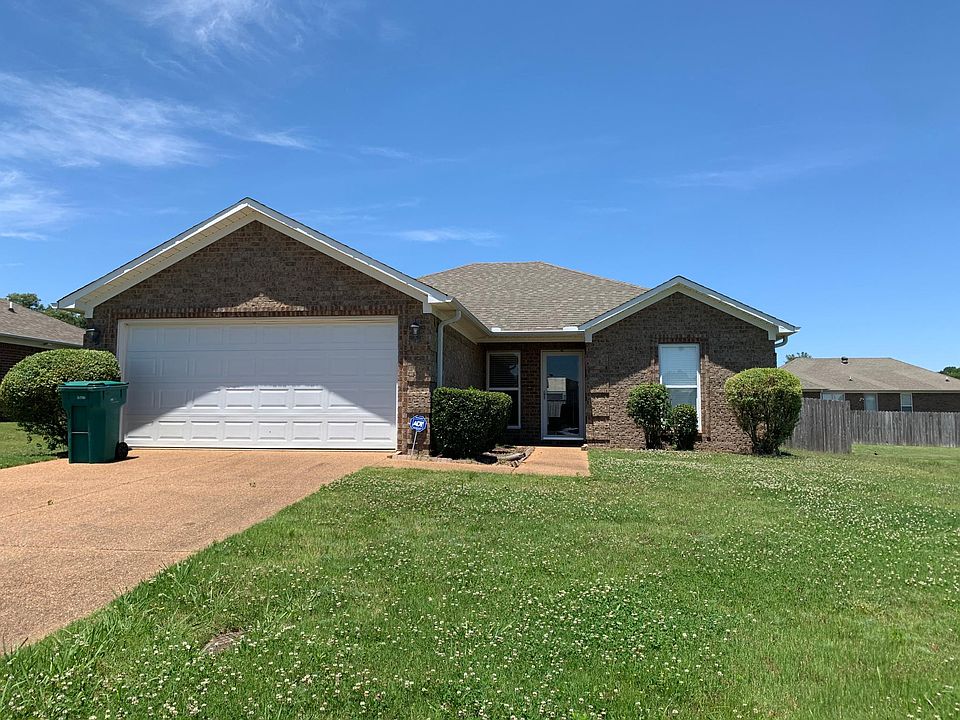 1st image of 121 Thornton Dr