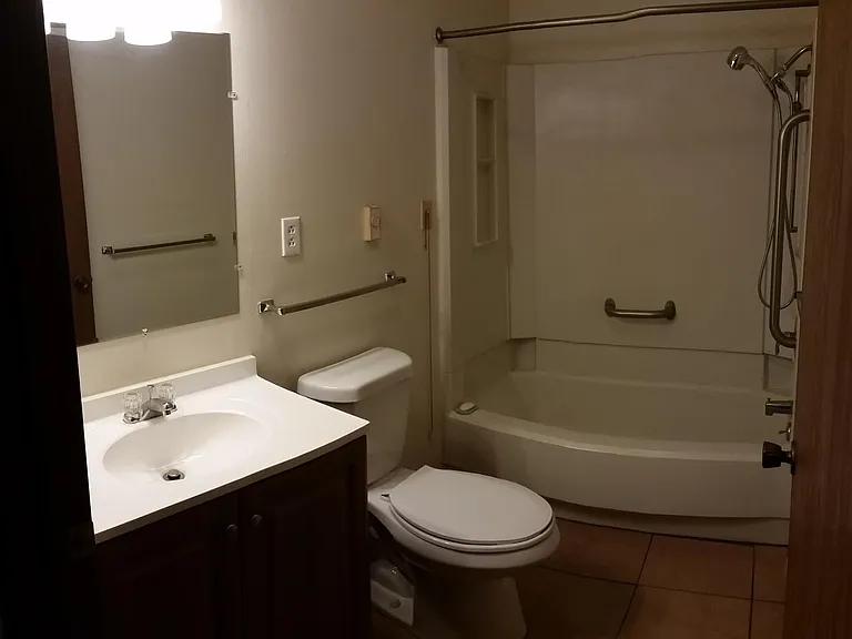 801 Elm St #H20 — Photo 8