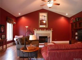 10102 Dorchester Ct, Clarkston, MI 48348