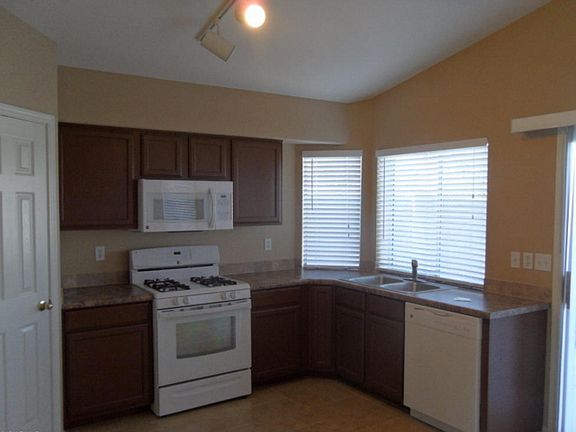 4th image of 451 S Williams Pl