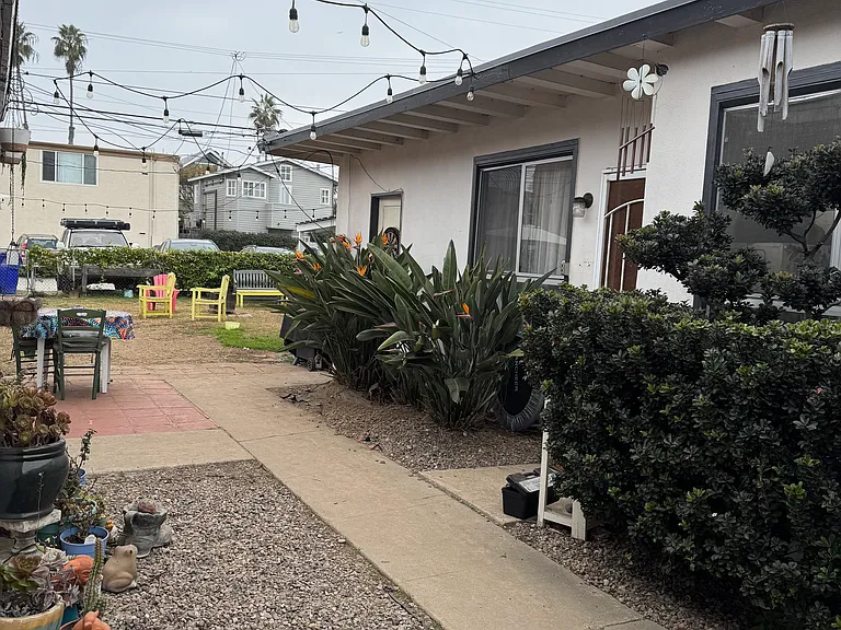 4974 Santa Monica Ave — Photo 1