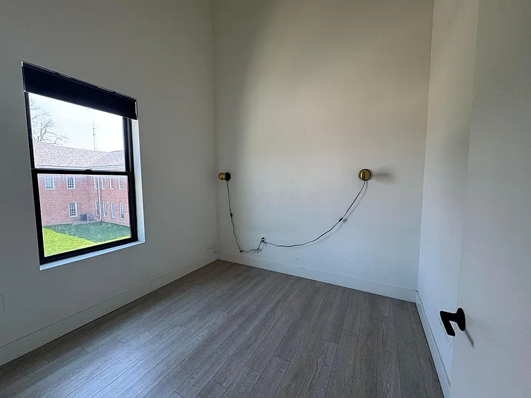 973 E Broad St #4 — Photo 9