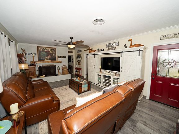 5th image of 455 5th St