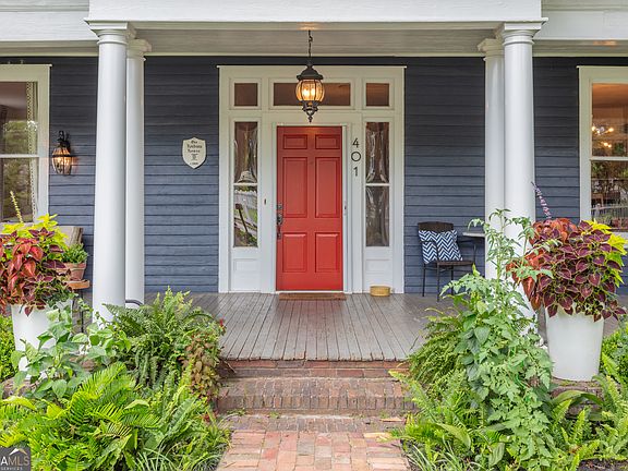 3rd image of 401 E Jefferson St