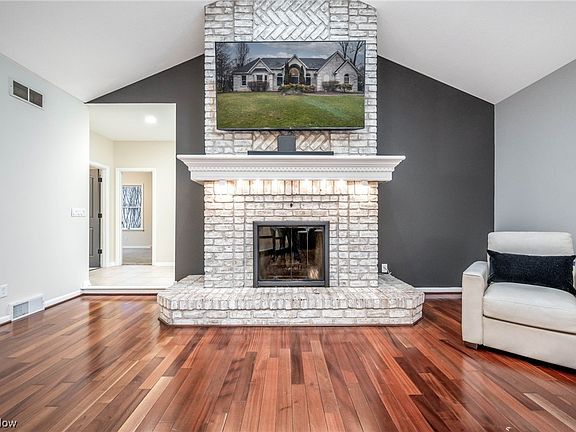 5th image of 5231 Oyster Bay Dr