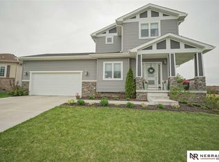 6131 Eureka Dr, Lincoln, NE 68516