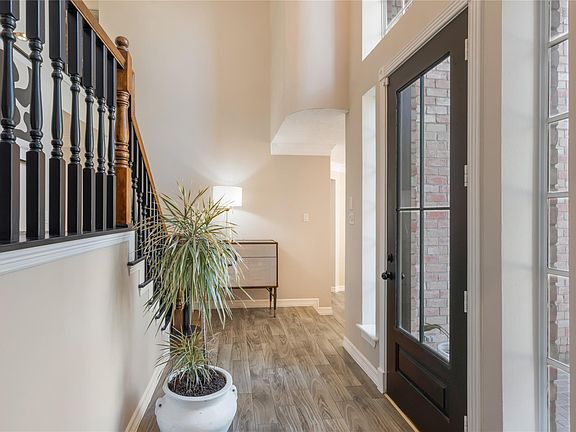 5th image of 6211 Kingscrest Ln