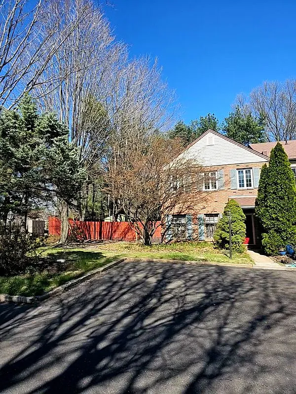 3 bed, 2.5 bath, 2028 sqft, $2,750 — Photo 2