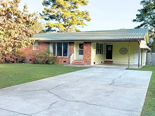 509 Carolyn St SW, Decatur, AL 35601