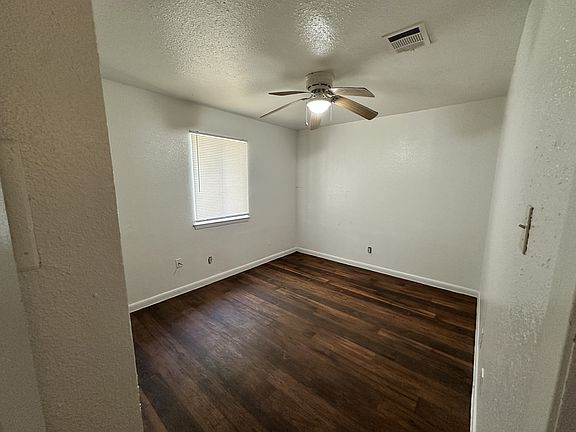 3rd image of 4009 Milton St #A