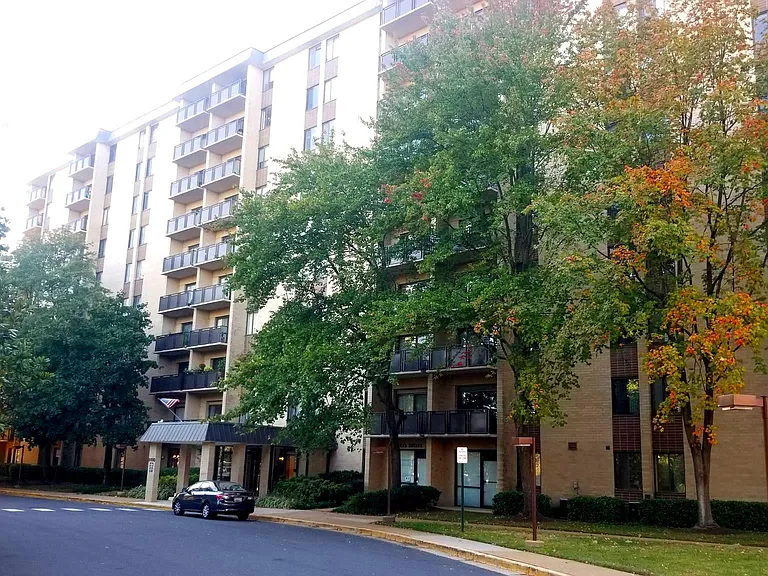 3100 S Manchester St #907 — Photo 2