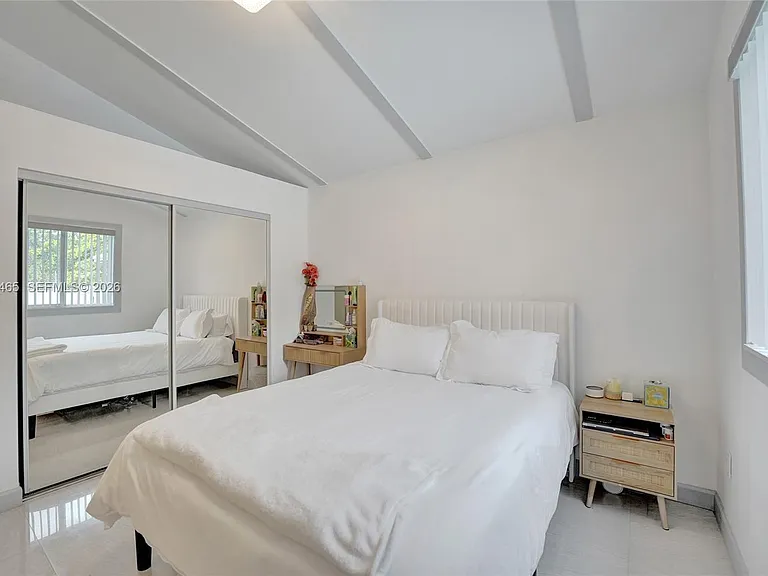 4541 SW 26th Ter — Photo 37