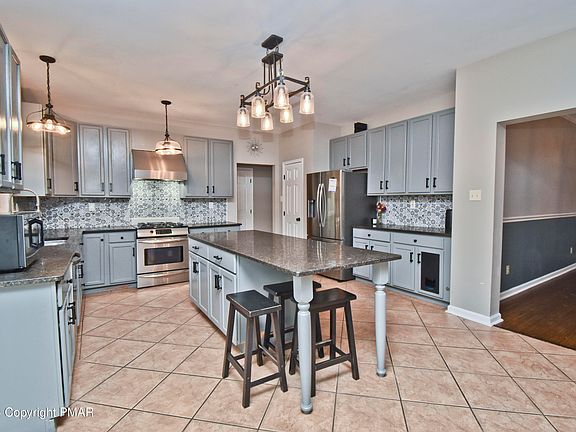 5th image of 297 Eastshore Dr