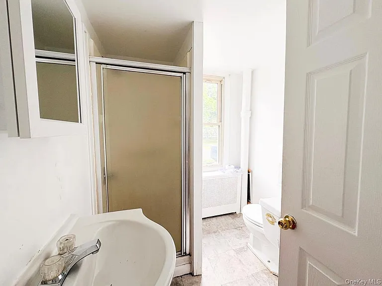 194 Hurley Ave — Photo 9