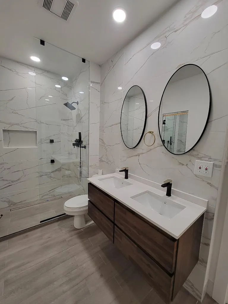 1400 N Milwaukee Ave — Photo 3