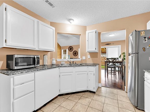 3rd image of 2385 Bering Pl