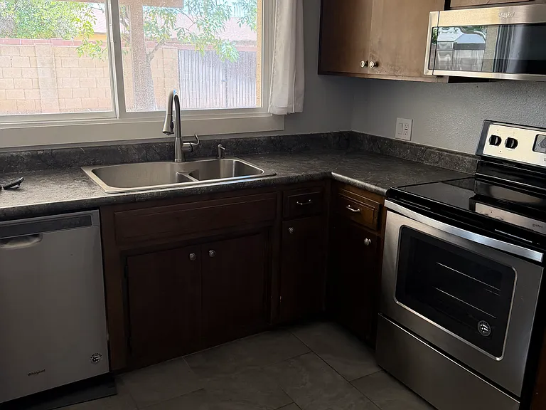 2349 E Alameda Dr — Photo 5