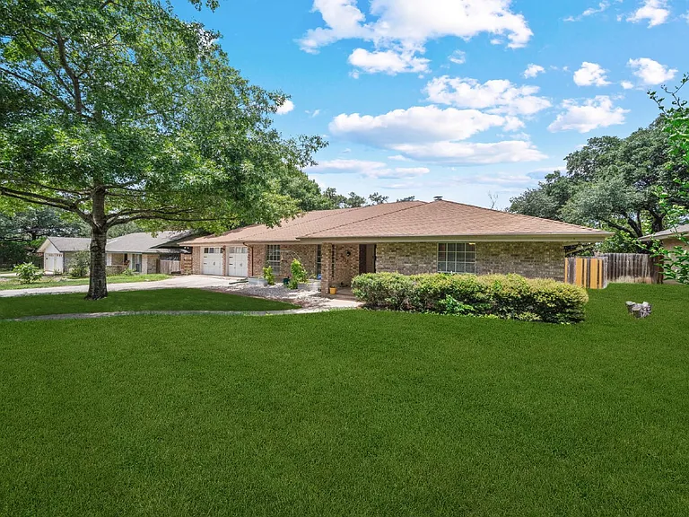 6015 Windhaven Dr — Photo 34