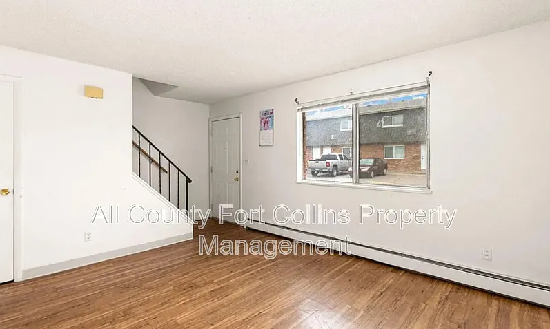 2 bed, 1.5 bath, 995 sqft, $1,195 — Photo 3