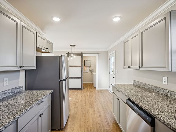 3rd image of 3770 Penile Hill Rd