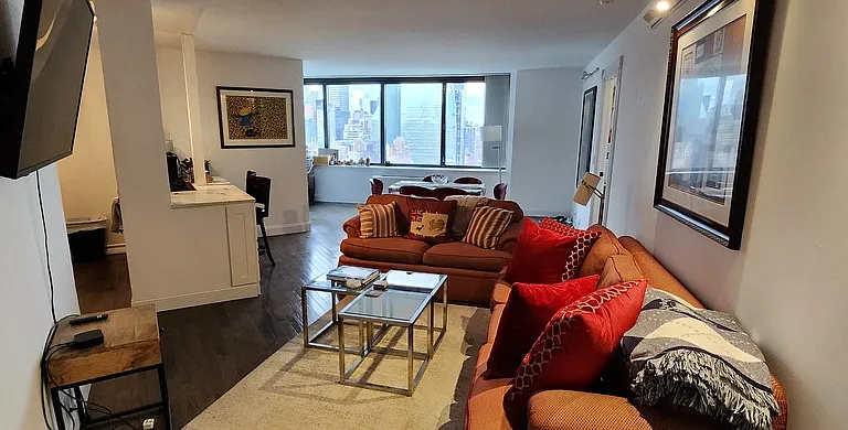 415 E 37th St #39J — Photo 4