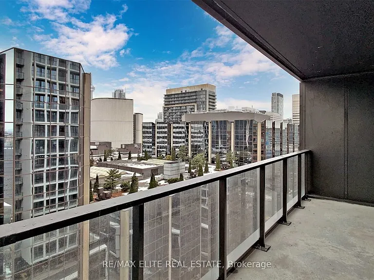 20 Edward St #1307 — Photo 35