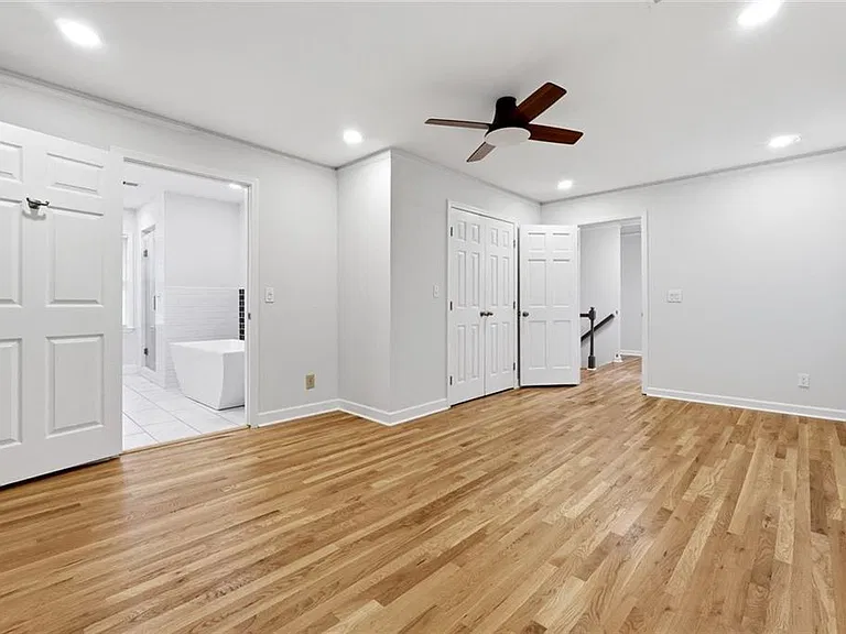 3731 Dunwoody Club Dr — Photo 13