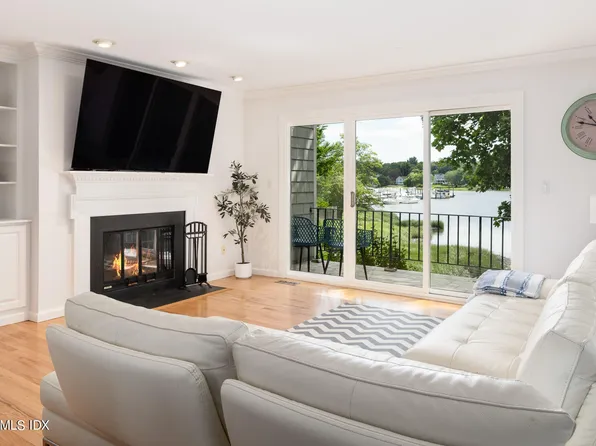 100 Strickland Rd APT 10, Cos Cob, CT 06807