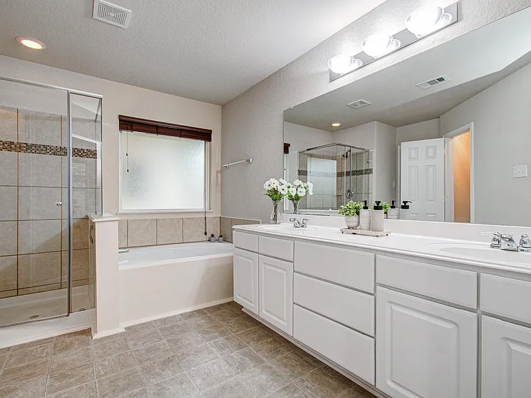 14915 Calico Heights Ln — Photo 10