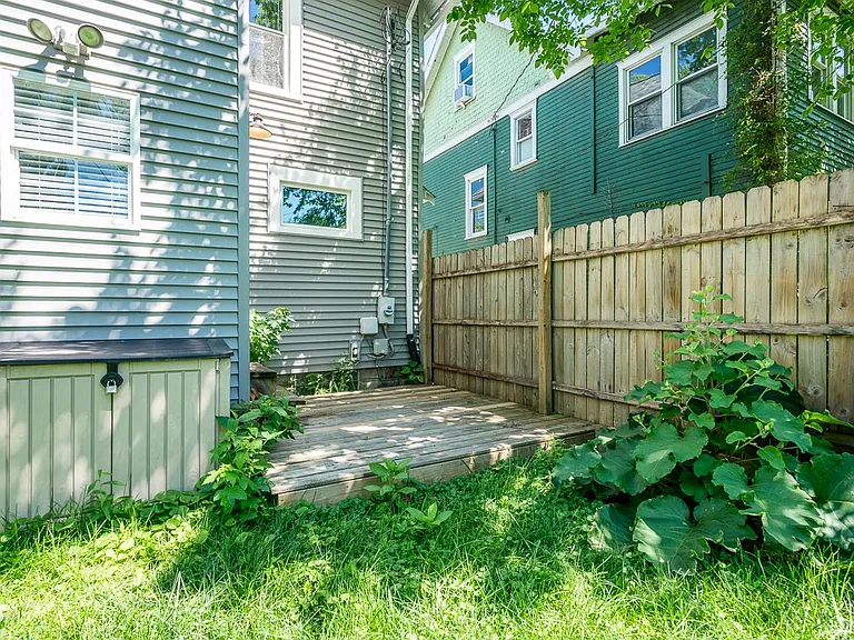 2435 Summit St — Photo 47