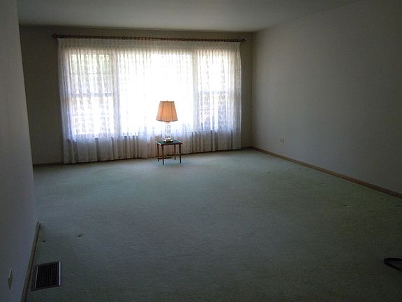 4th image of 10116 S Komensky Ave