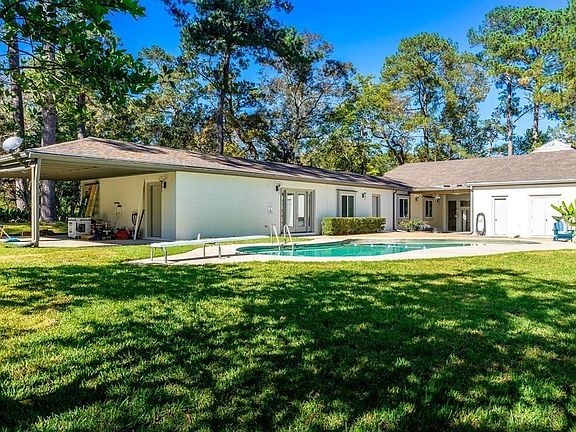 2nd image of 2230 Ridgewood Dr