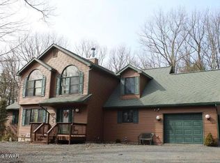 8 Cedar Ct, Lakeville, PA 18438