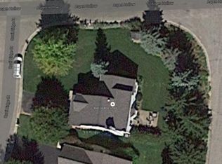 16289 Quail Ridge Ct, Fenton, MI 48430