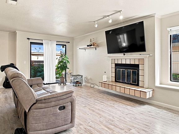 2nd image of 2448 N Main St Unit B