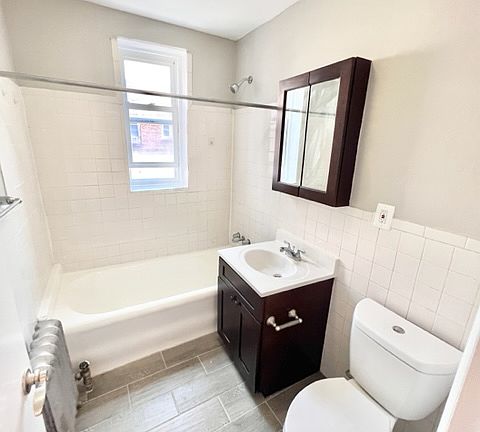 3rd image of 289 Lincoln Ave #2