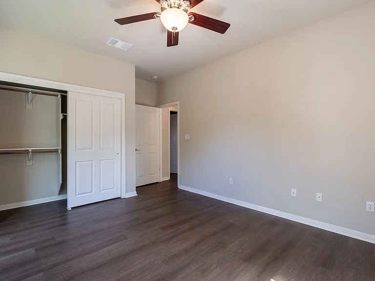 1411 Lakeway Dr — Photo 10