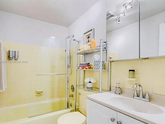 4th image of 1012 SW 11th St APT 7N