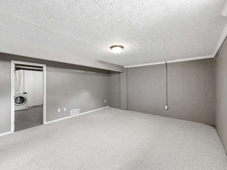 1238 Michigan Ave — Photo 15