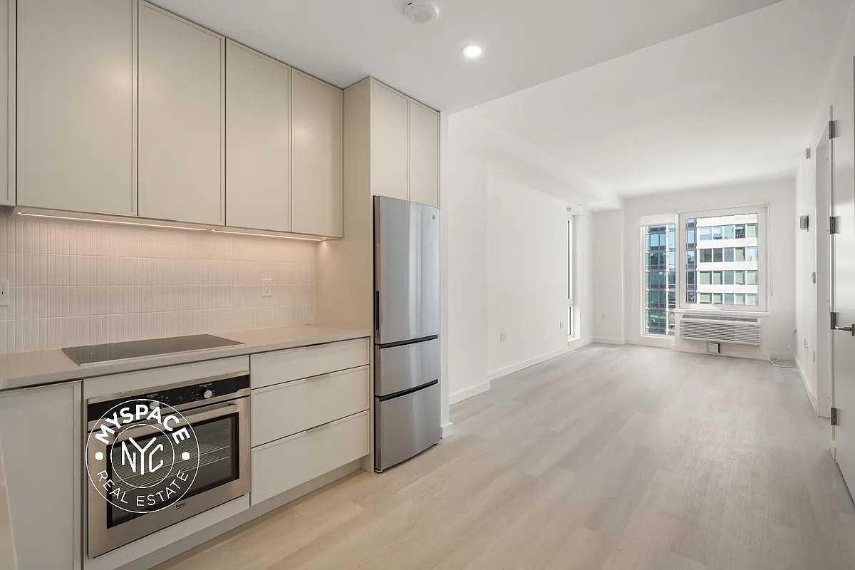 Building Photo - 150 Lawrence St #453