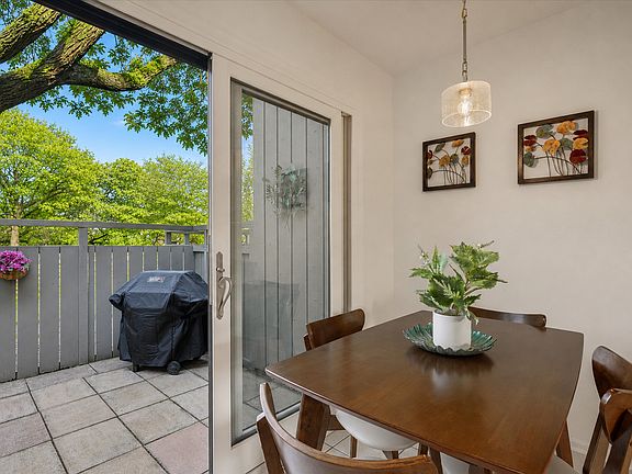 3rd image of 404 Shoreline Rd #298