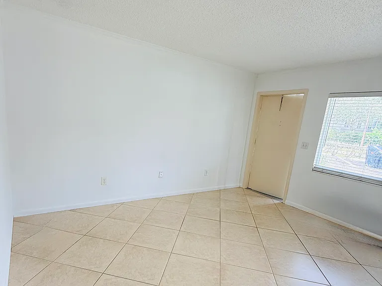 3250 10th St N #B2 — Photo 27