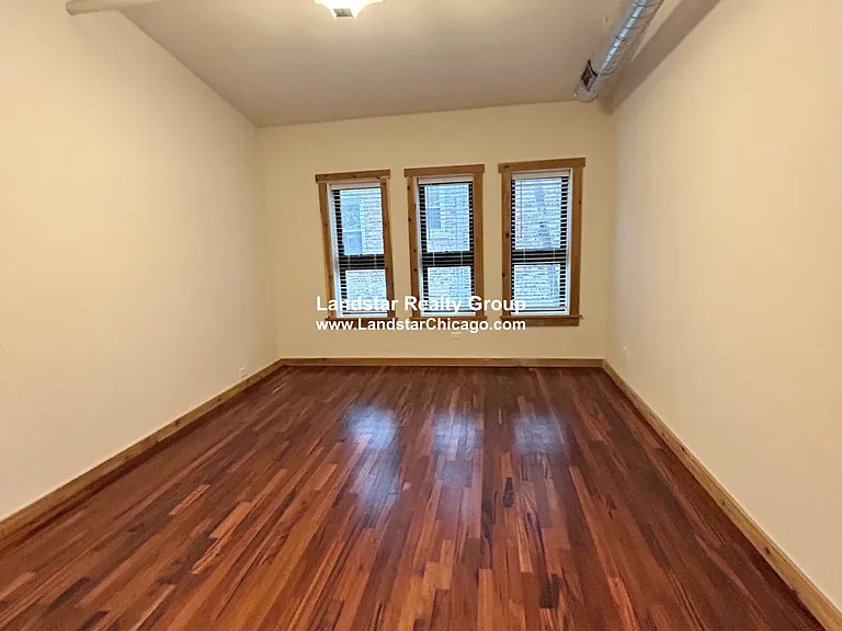 4611 S Ellis Ave #301 — Photo 4