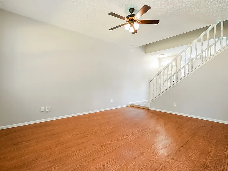 1002 Gotwalt Dr — Photo 4