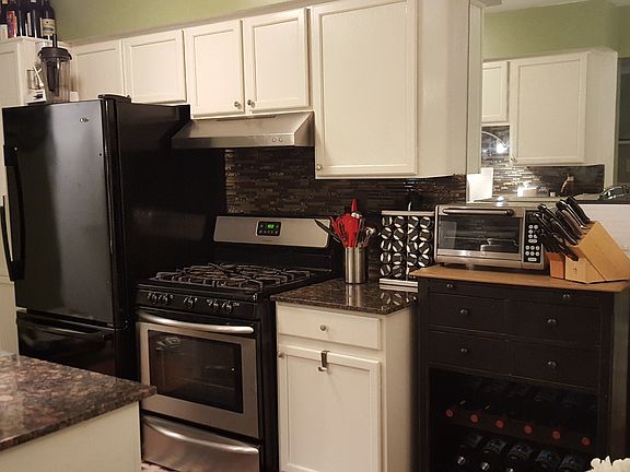 New frig, bottom freezer