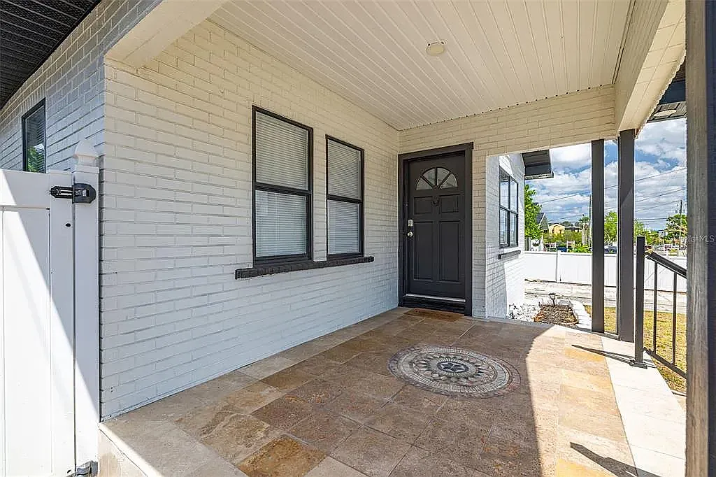 2511 W Braddock St — Photo 2